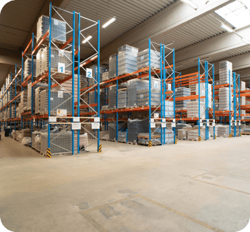 Ransbach Logistiek Centrum Magazijn met gestapelde pallets